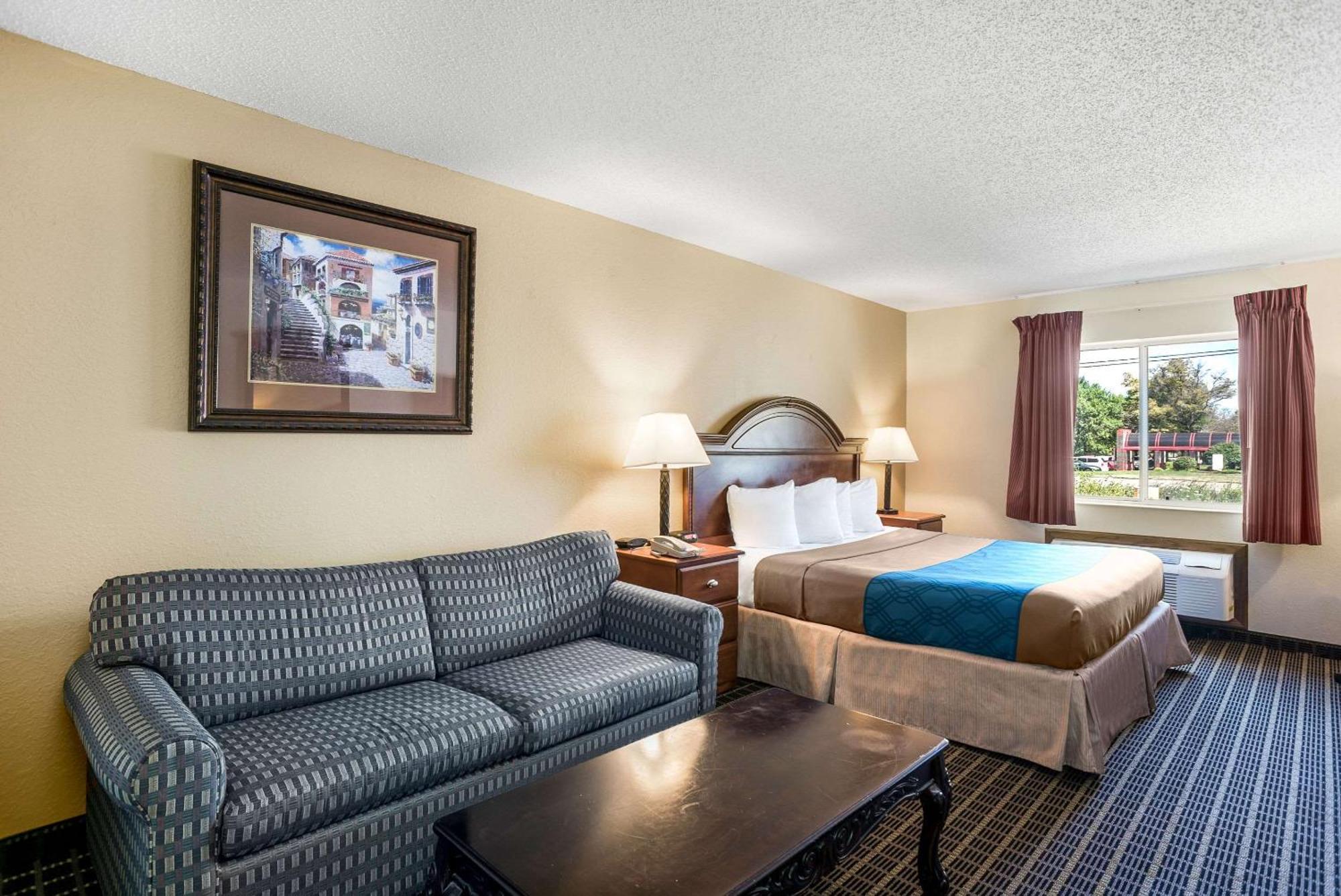 Rodeway Inn Cedar Rapids Exteriör bild