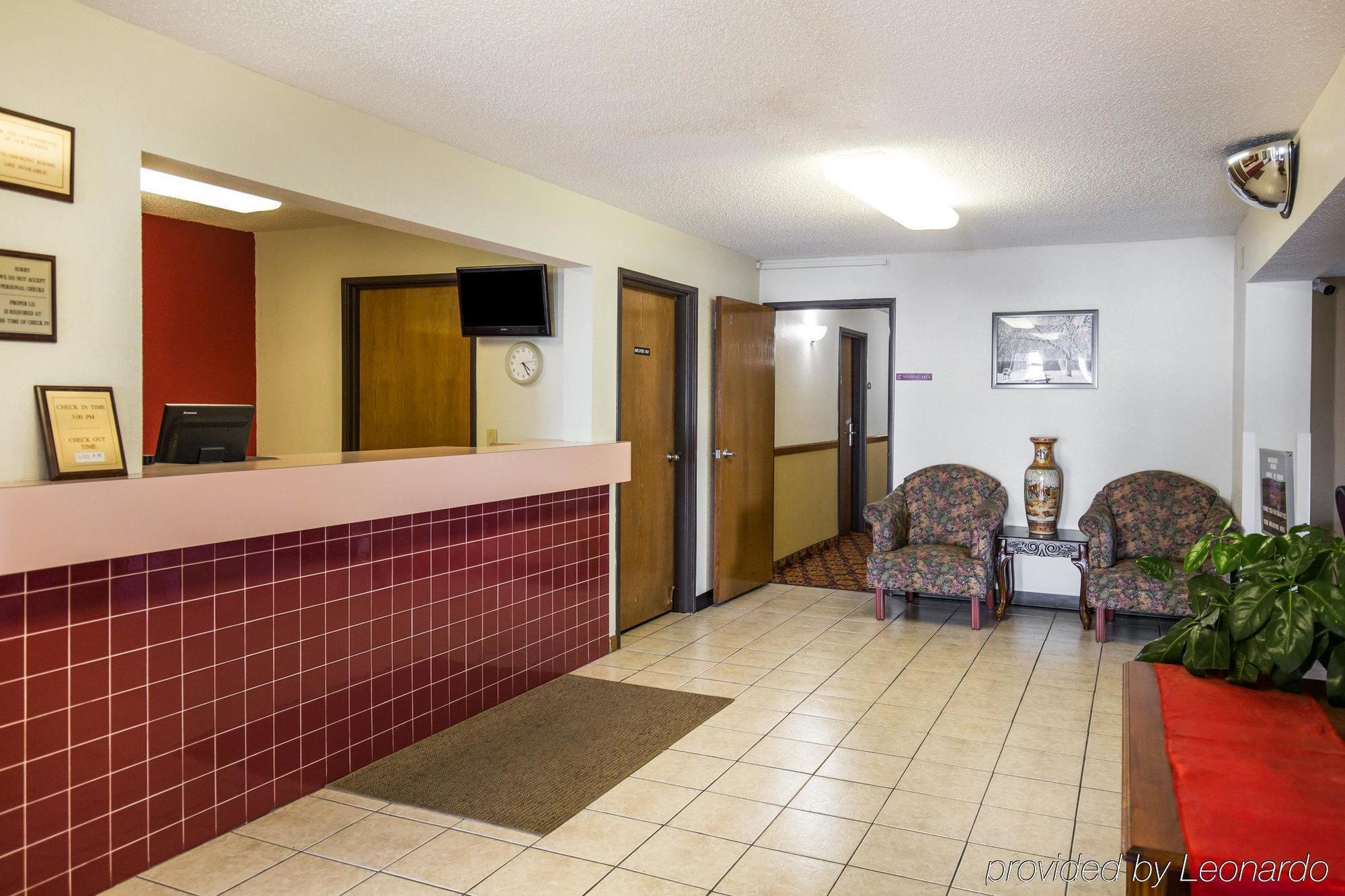 Rodeway Inn Cedar Rapids Exteriör bild