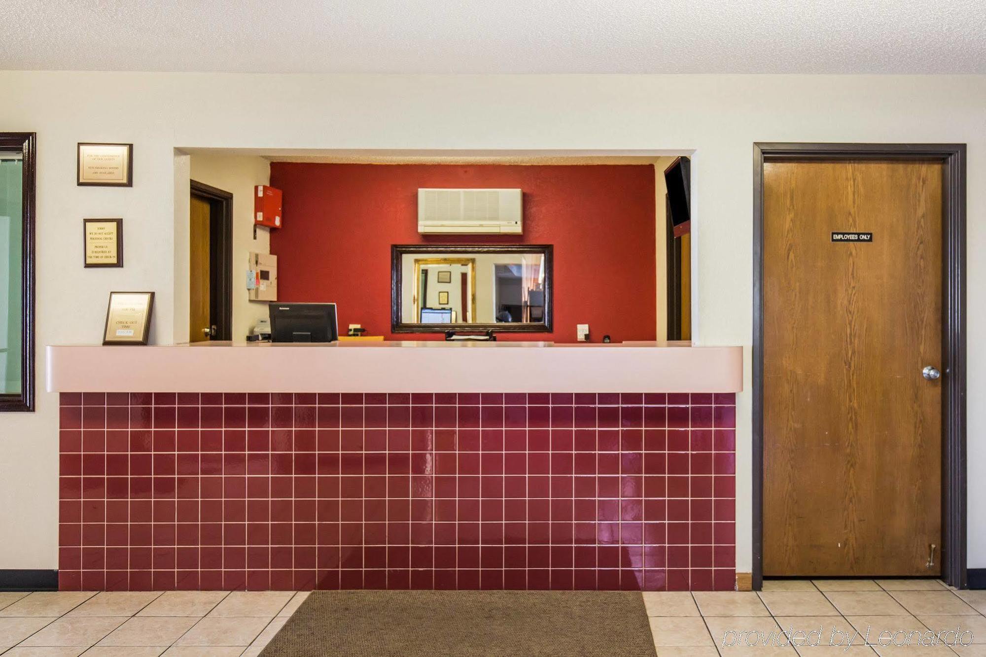 Rodeway Inn Cedar Rapids Exteriör bild